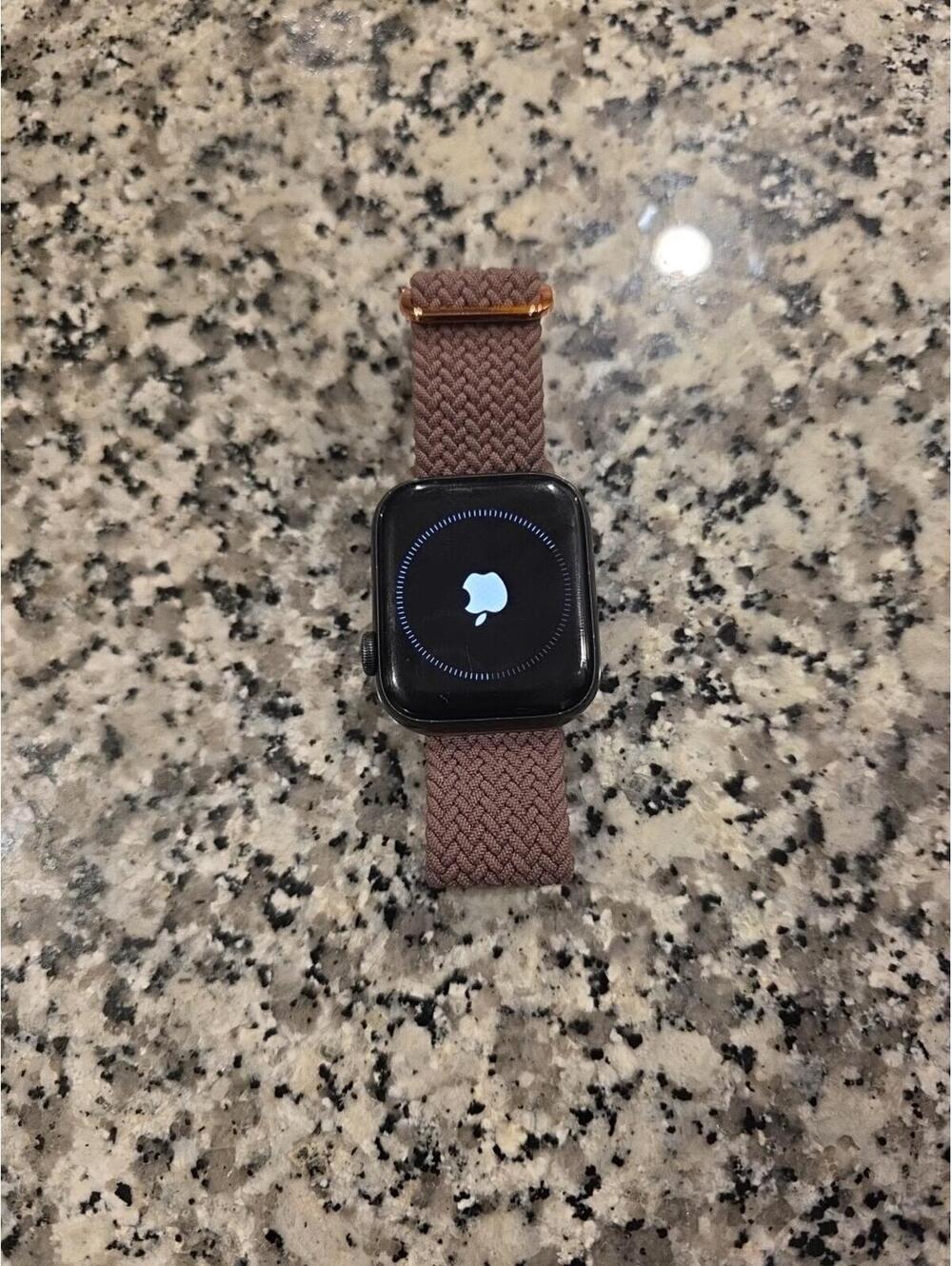 Apple SE Watch Smart Watch Unisex  44mm Aluminum Ceramic LOCKED FOR PARTS  Read.
